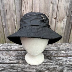 Unisex Reversable Black Bucket Hat With Zipper Pocket